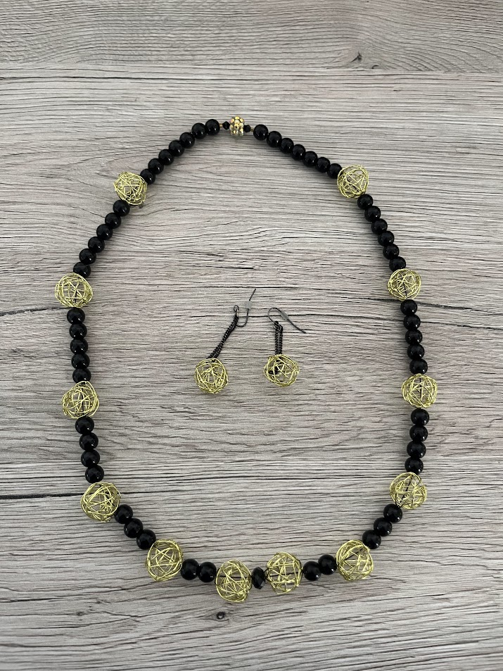 COLLIER BRACELET FEMME TONS NOIR ET DORÉ