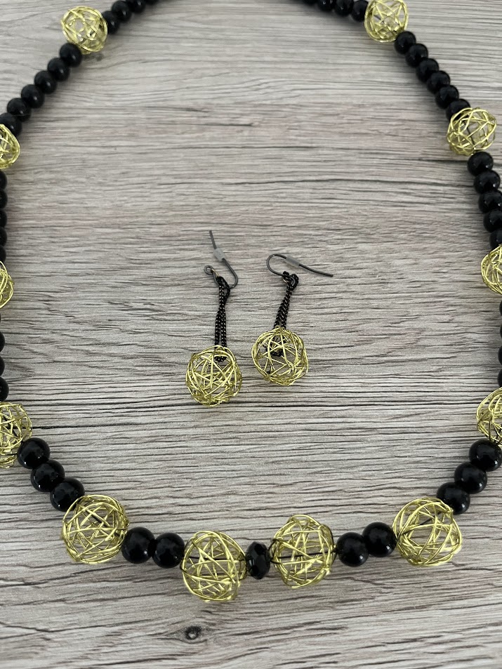 COLLIER BRACELET FEMME TONS NOIR ET DORÉ