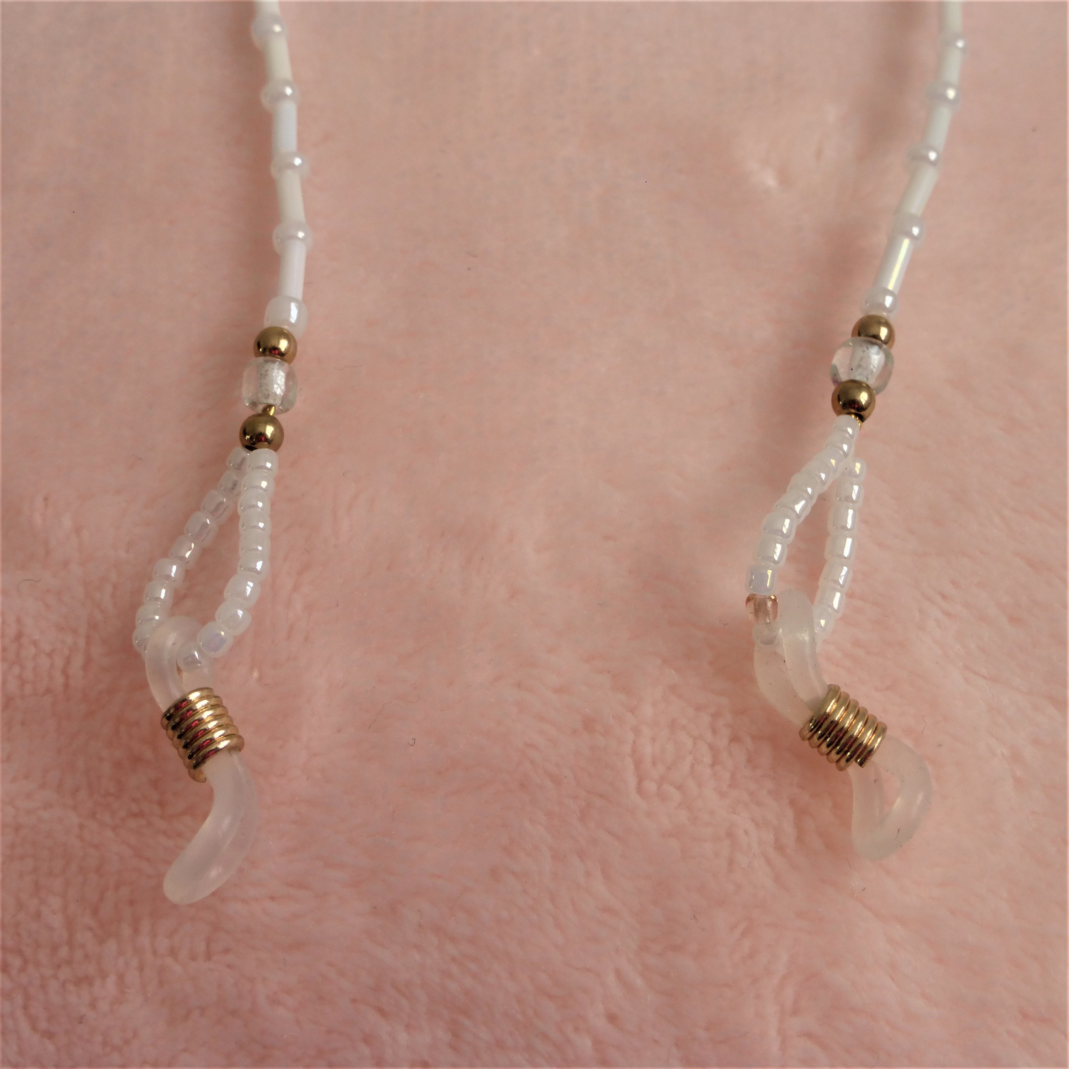 CORDON A LUNETTES  BLANC ET DORÉ