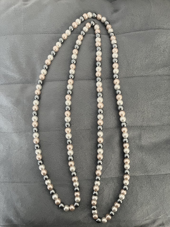 COLLIER FEMME TRES LONG TONS BEIGES ET VERT