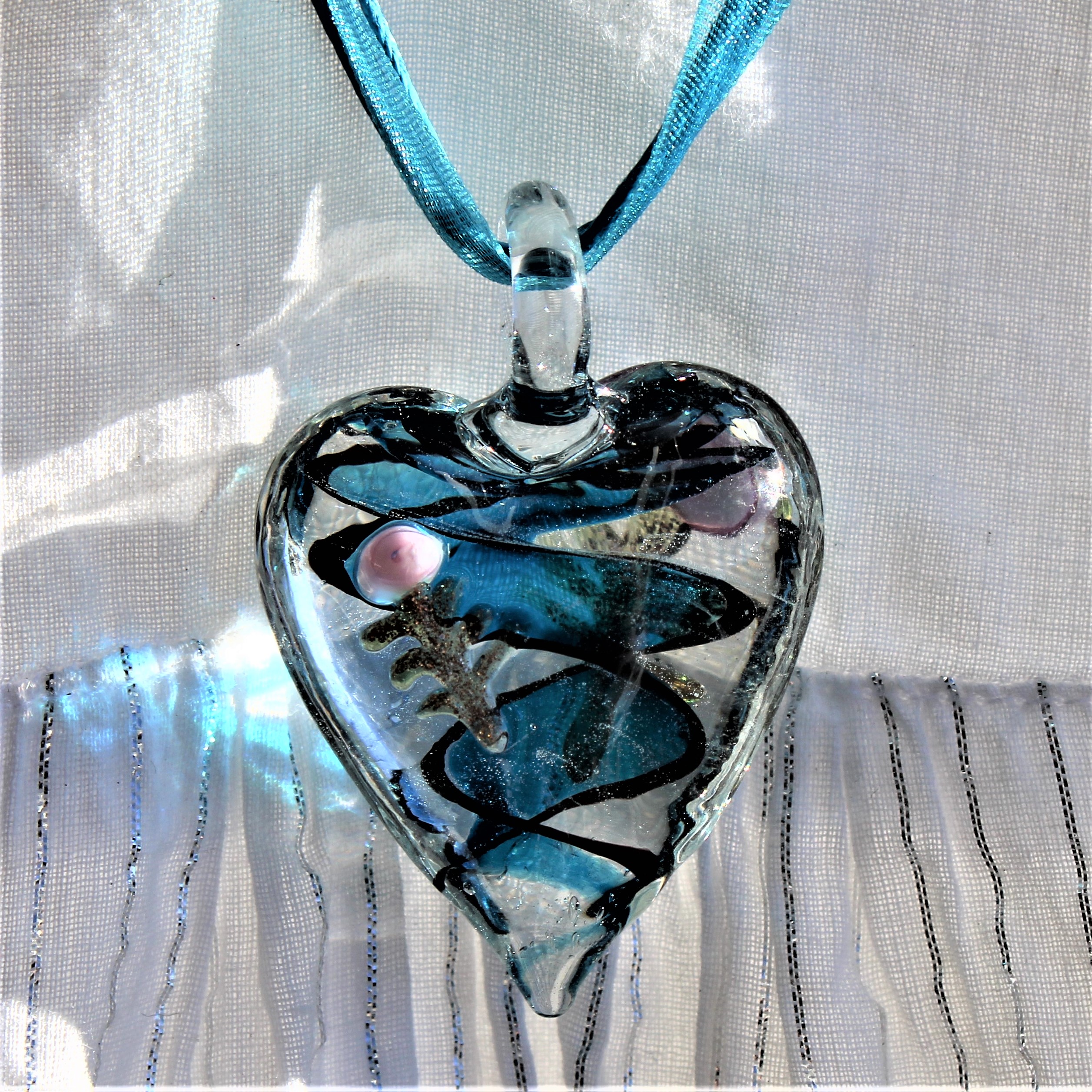 PENDENTIF VERRE COEUR  BLEU TURQUOISE