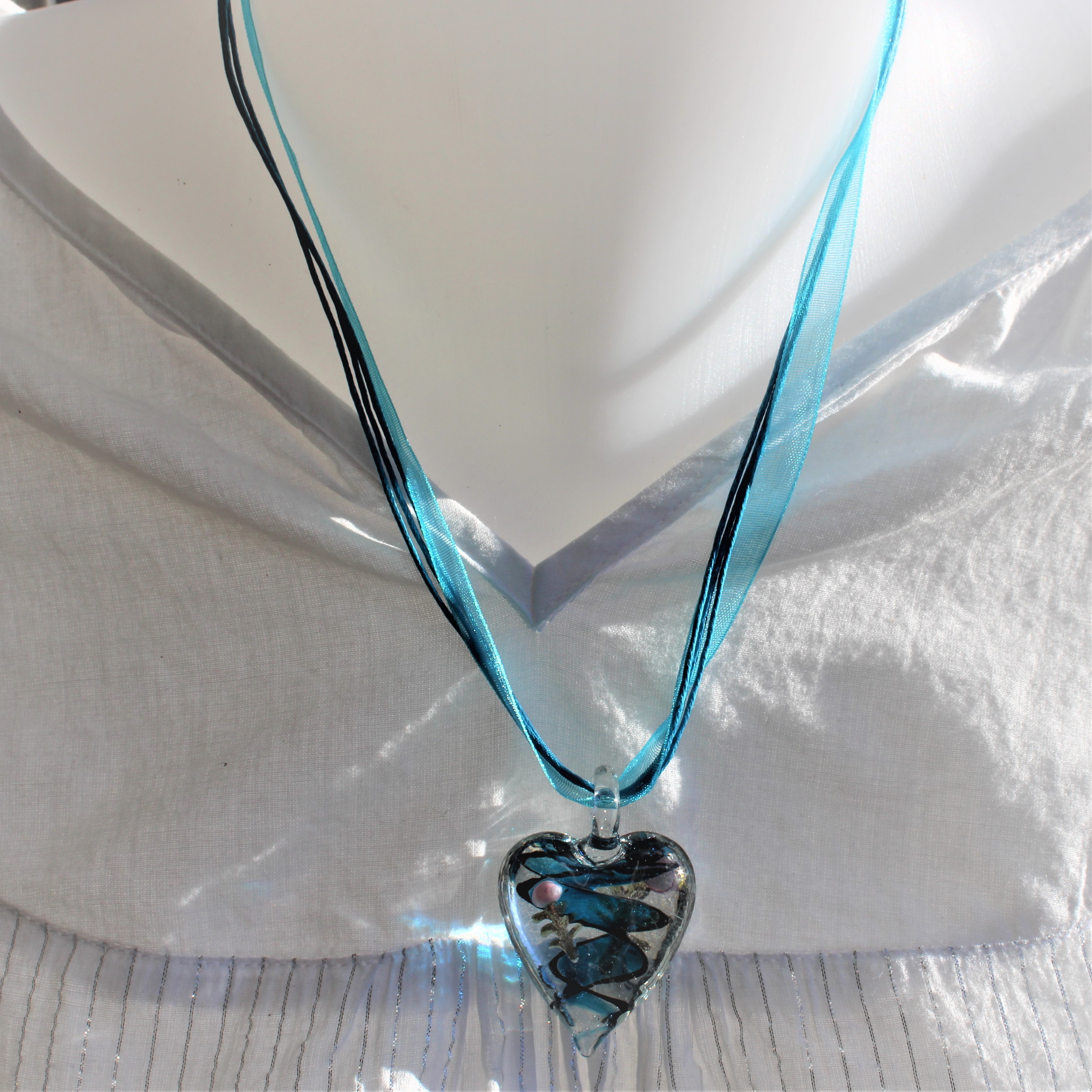 PENDENTIF VERRE COEUR  BLEU TURQUOISE