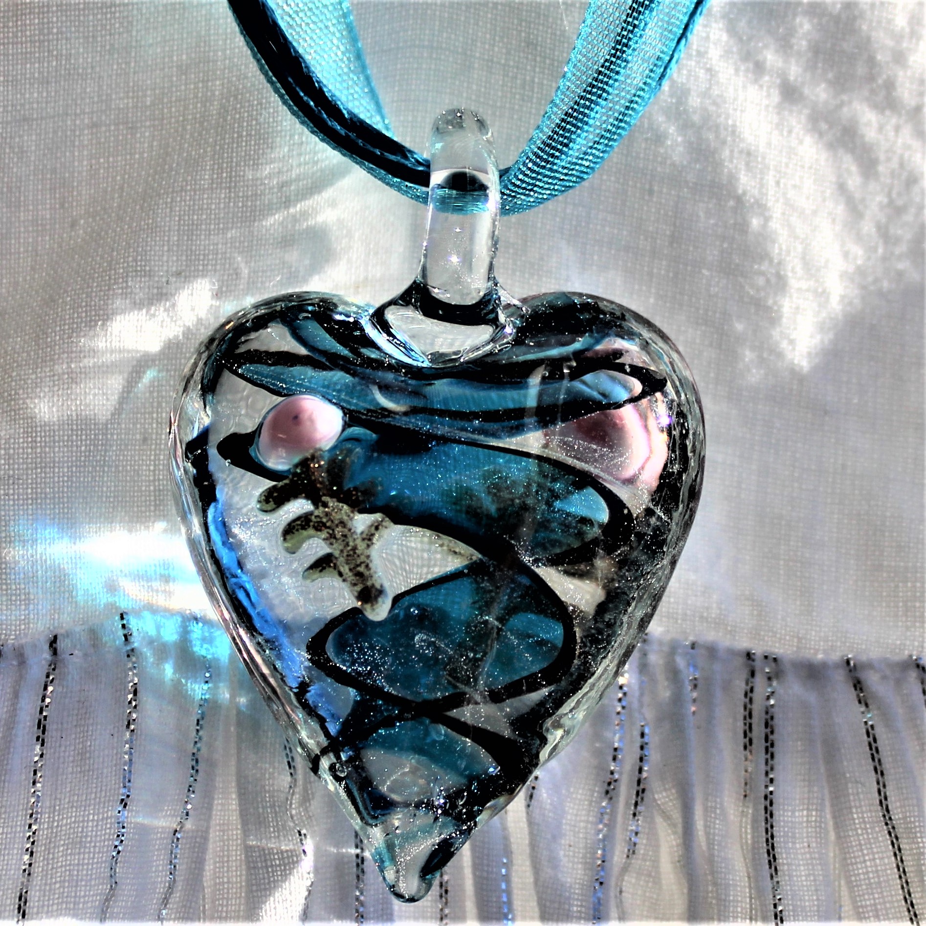 PENDENTIF VERRE COEUR  BLEU TURQUOISE