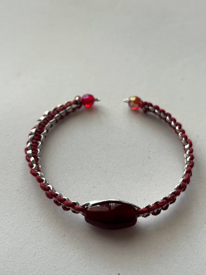 BRACELET ARGENTÉ ET BORDEAUX