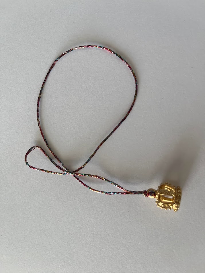 BIJOUX DE MOBILE COURONNE DORÉE