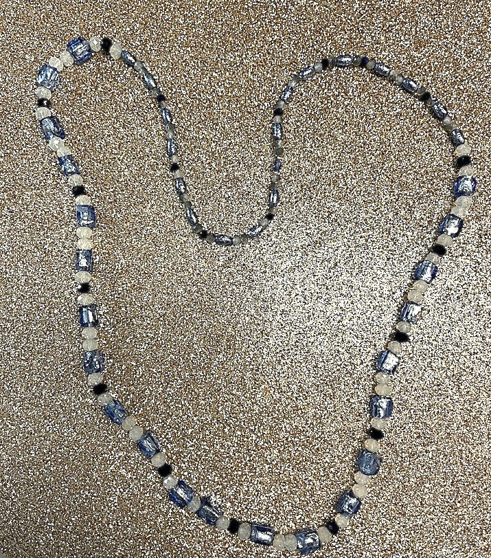 COLLIER FEMME BLEU CIEL ET BLANC
