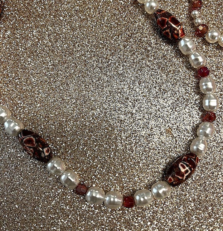 COLLIER FEMME TONS BLANC MARRON