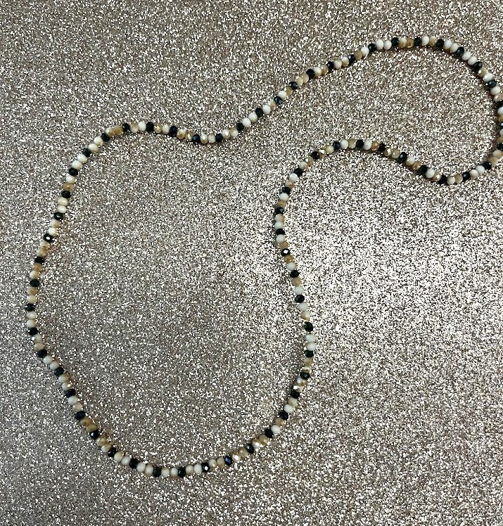COLLIER BEIGE ET NOIR