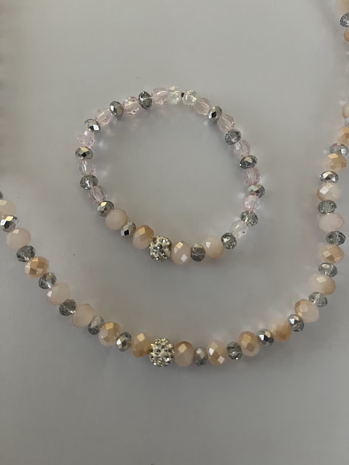 COLLIER FEMME BEIGE ET ARGENTÉ