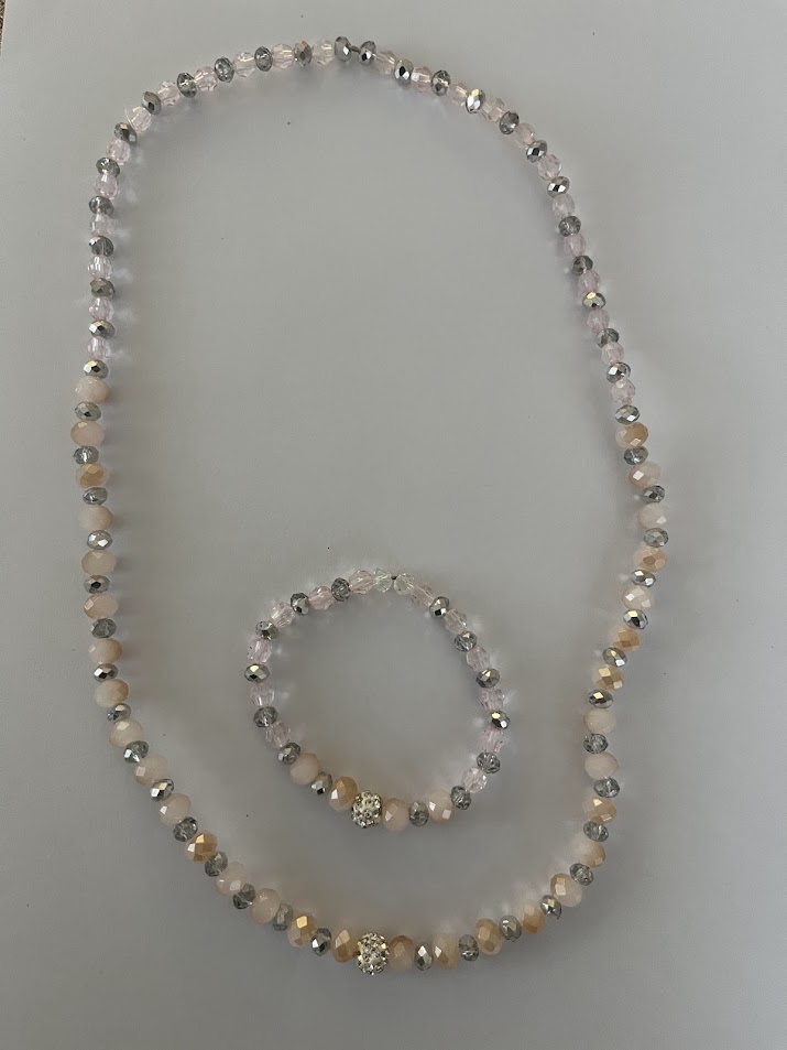COLLIER FEMME BEIGE ET ARGENTÉ