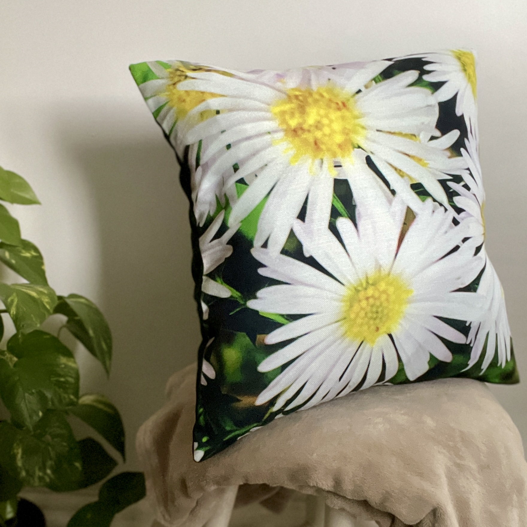 HANDMADE 17x17 Green Velvet Backed Daisies Linen Look Floral Cushion Cover