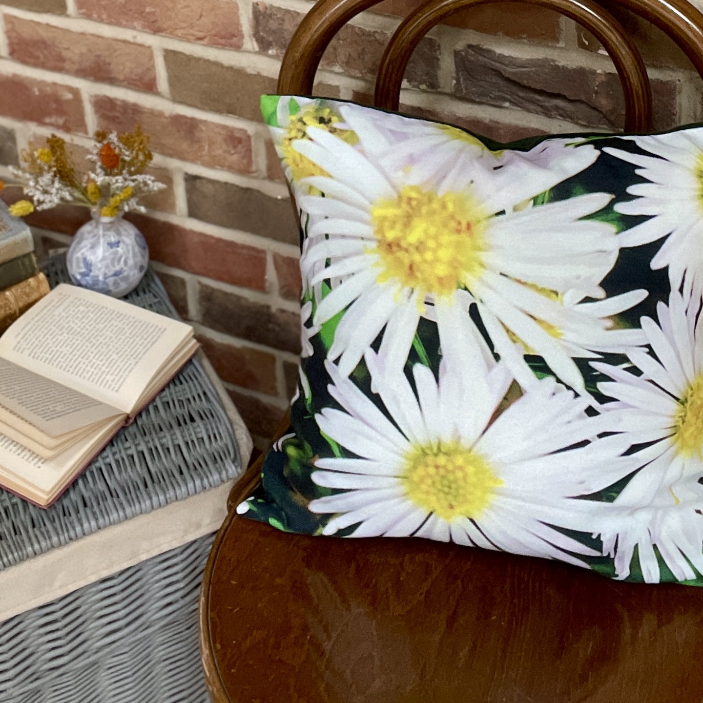 HANDMADE 17x17 Green Velvet Backed Daisies Linen Look Floral Cushion Cover