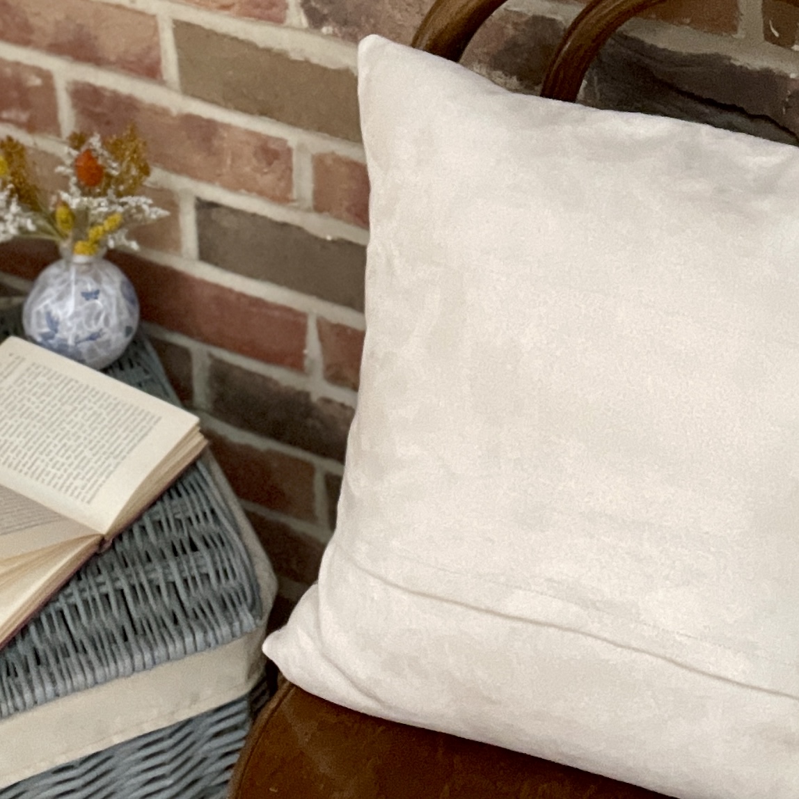 HANDMADE 17x17 Meerkat Photo Beige Cotton Cushion Cover