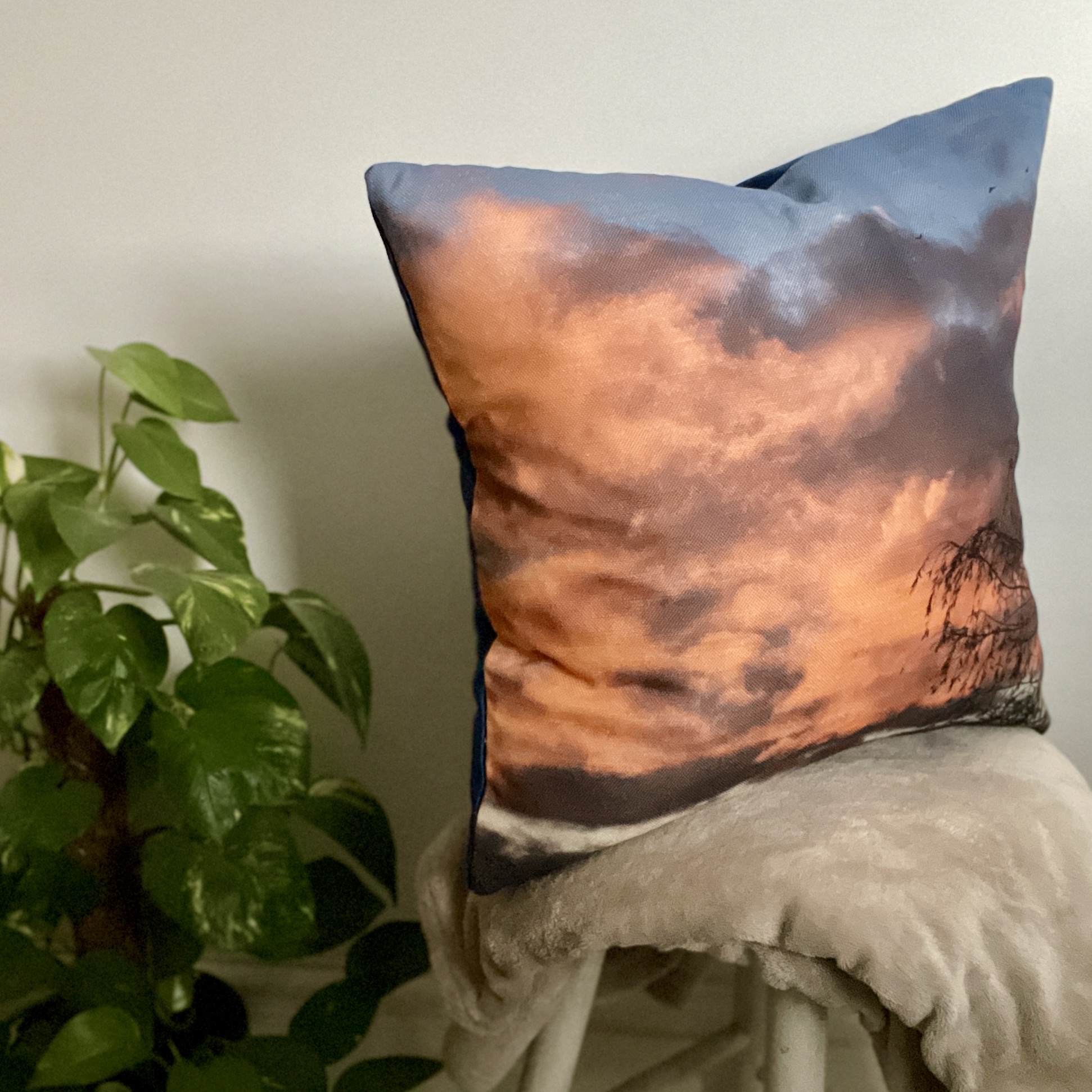 HANDMADE 17x17 Cloudy Orange Sunset Linen Look Cushion Cover with Navy Velvet Back