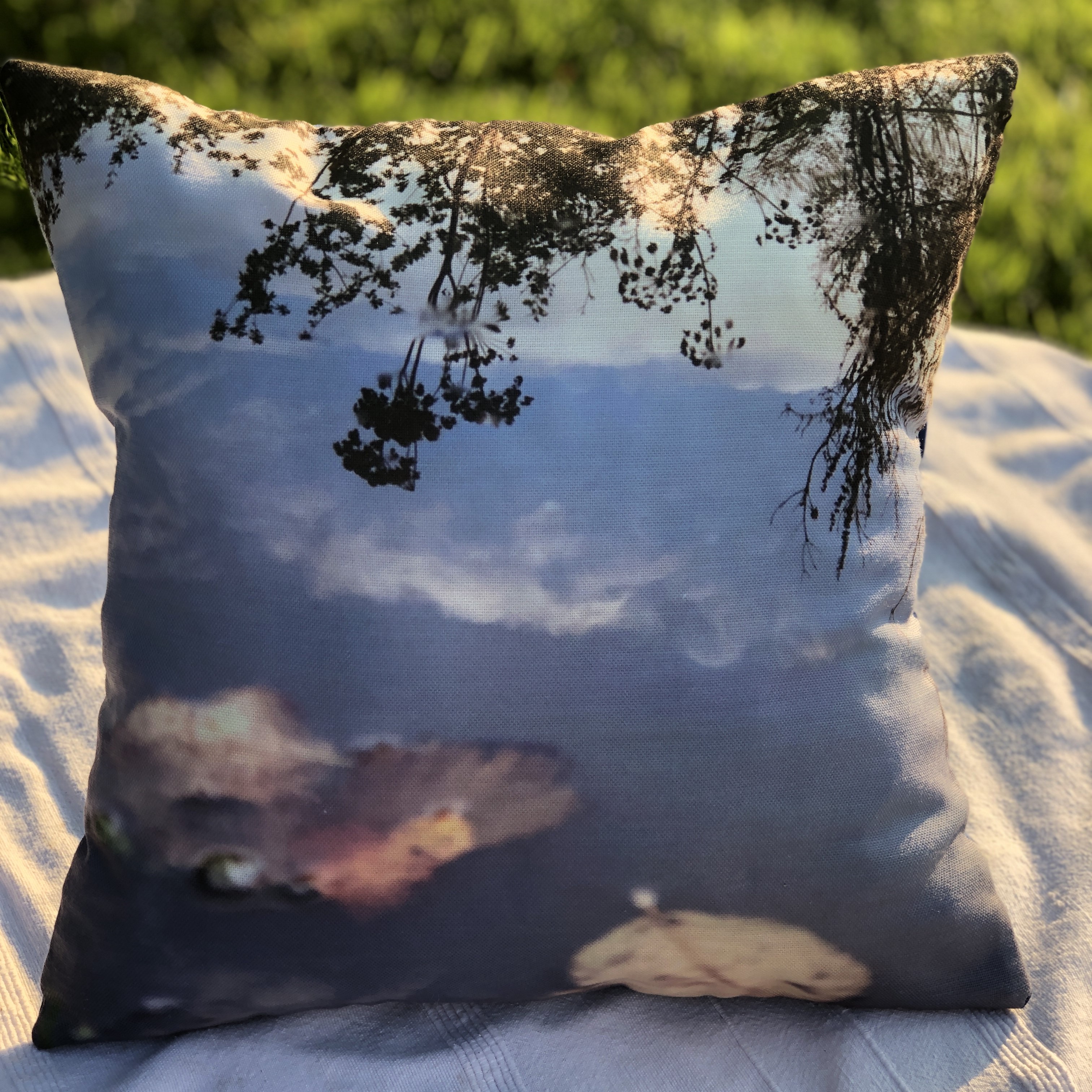 HANDMADE 17x17 "Reflections in a Puddle" Linen Look Cushion Cover with Navy Velvet Back