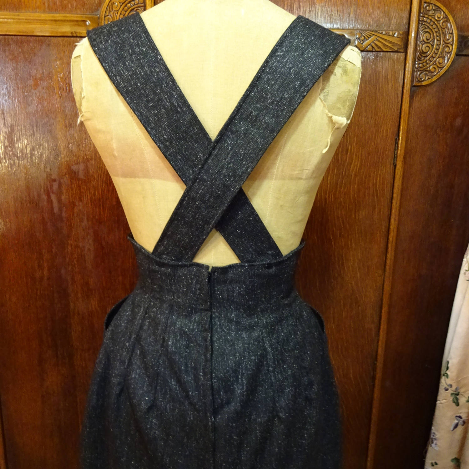 1950s Style High Waist Pencil Suspender Skirt with Welt Pockets Custom Made in Your Size From a Vintage Pattern 1955