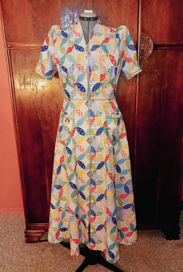 1940s Style Cotton Patchwork Zip Front Puffed Sleeve Casual House Dress Made From a Vintage Pattern size XXL