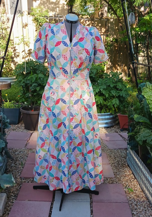 1940s Style Cotton Patchwork Zip Front Puffed Sleeve Casual House Dress Made From a Vintage Pattern size XXL