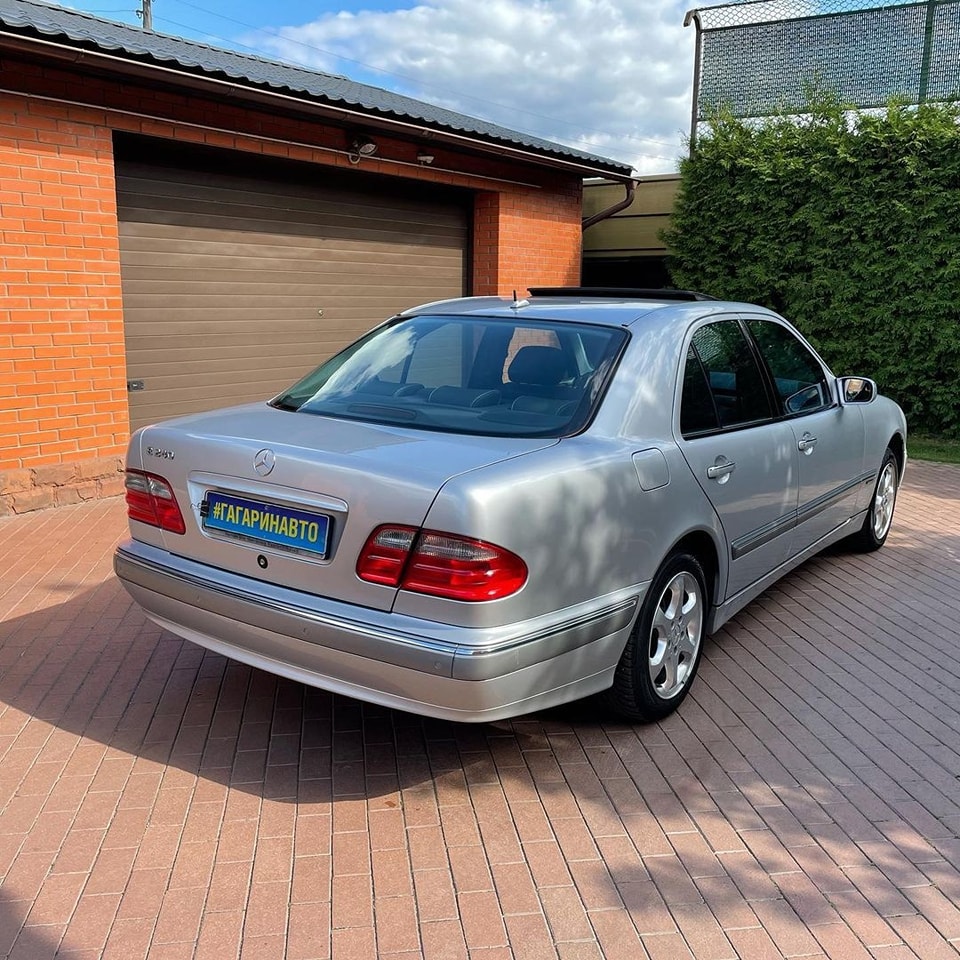 Mercedes E240 2002