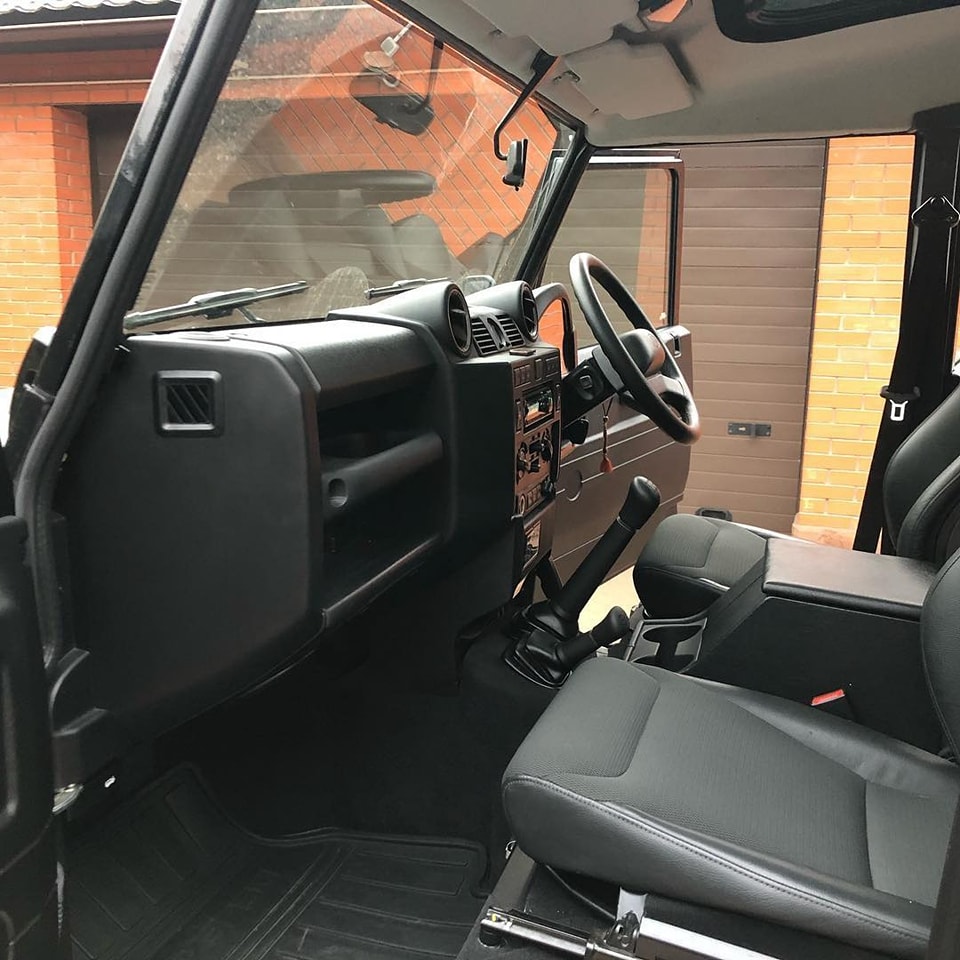 Land Rover Defender 2013