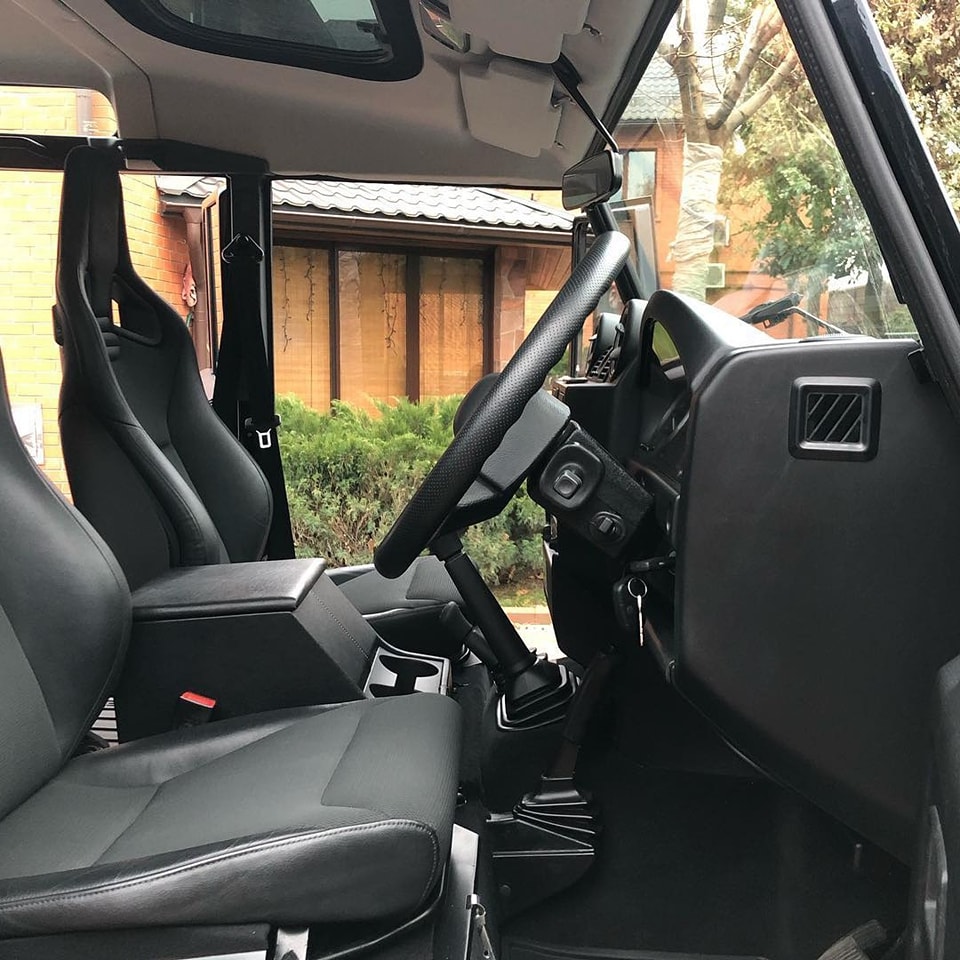 Land Rover Defender 2013