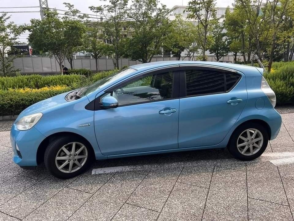 TOYOTA Aqua 2012 Hybrid 