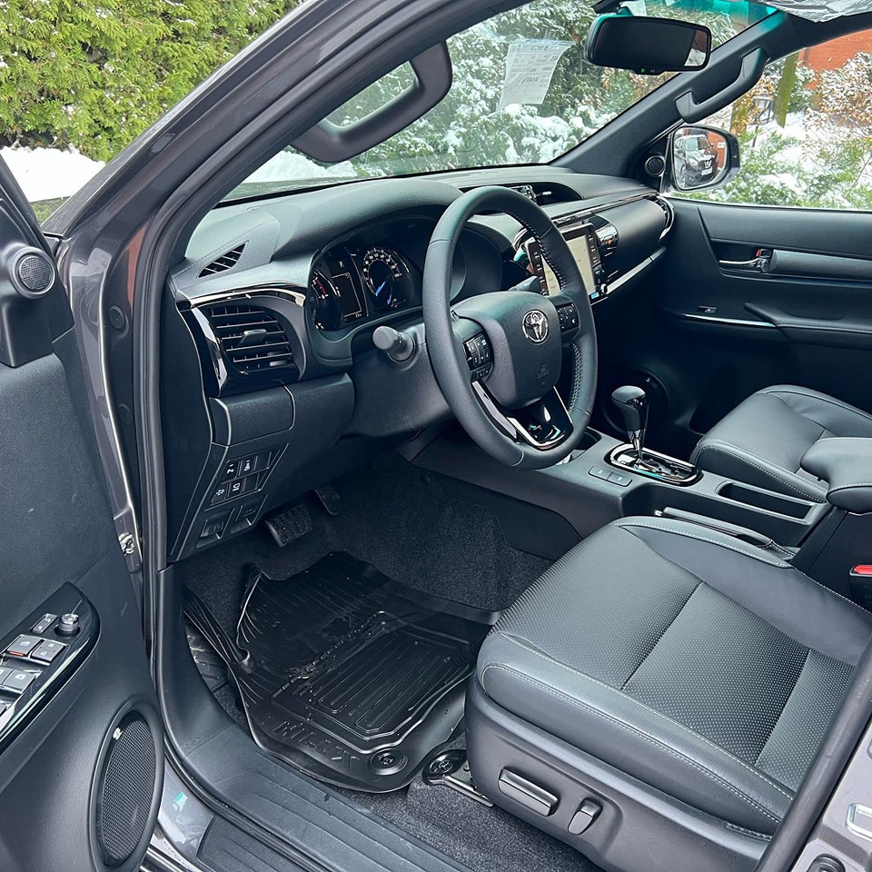 TOYOTA HILUX 2.5L DIESEL 2023