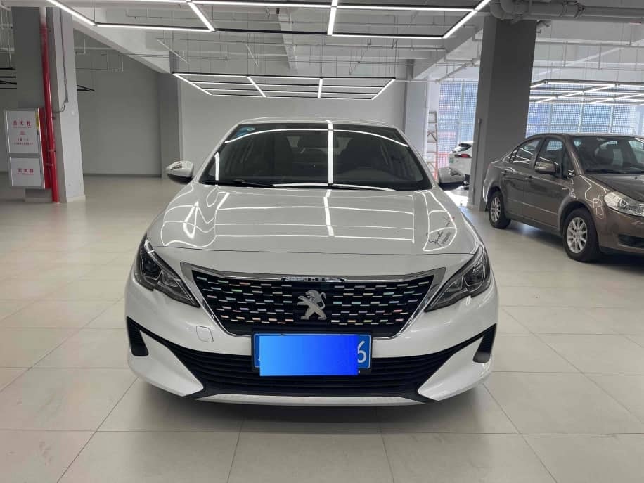 Peugeot 408 1,6L  2020