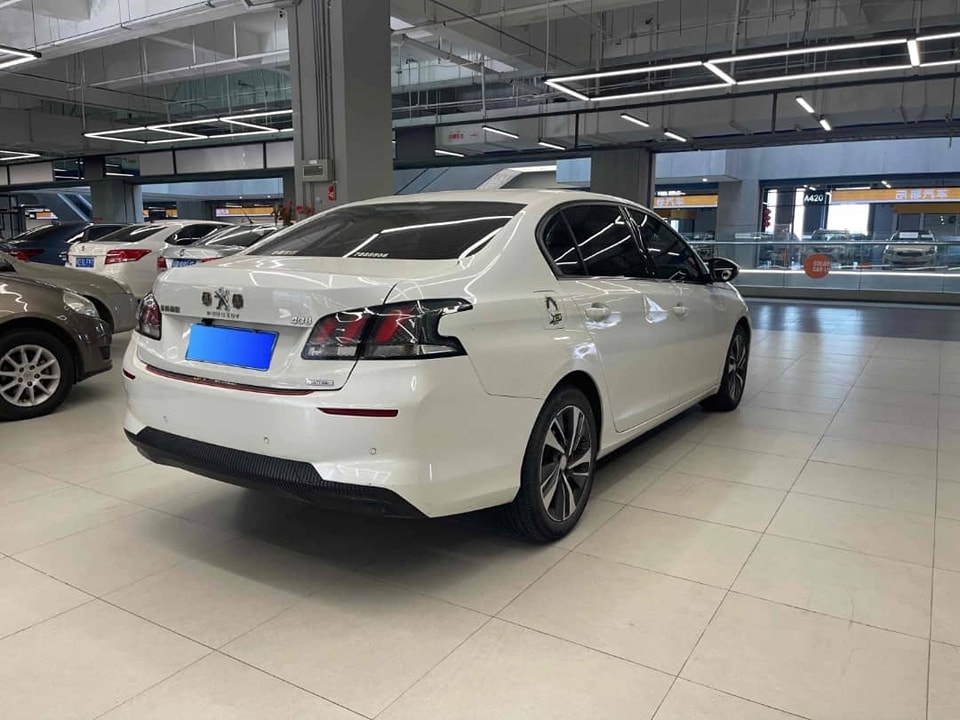 Peugeot 408 1,6L  2020