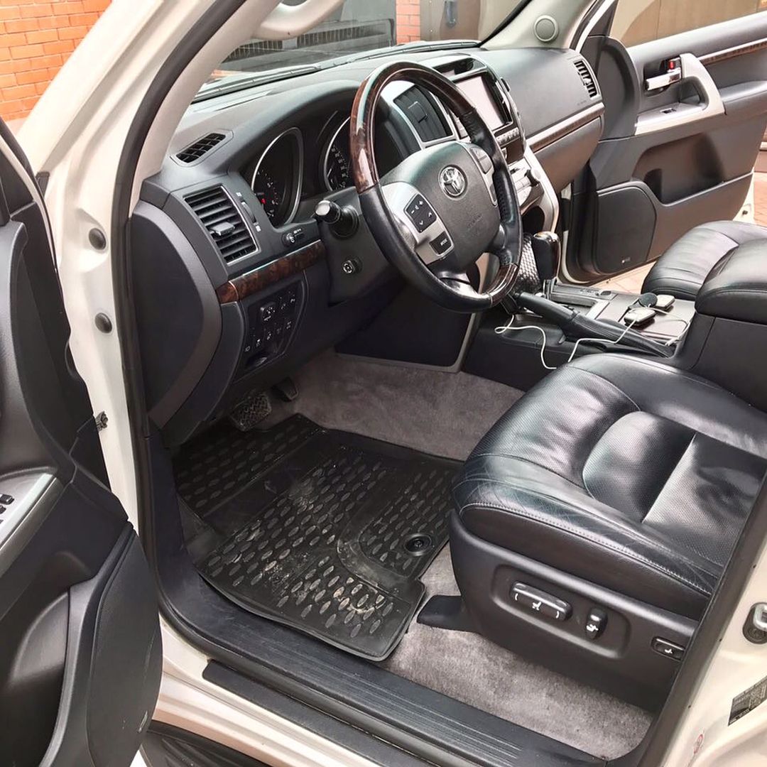 TOYOTA LANDCRUSER 5.7L 2013