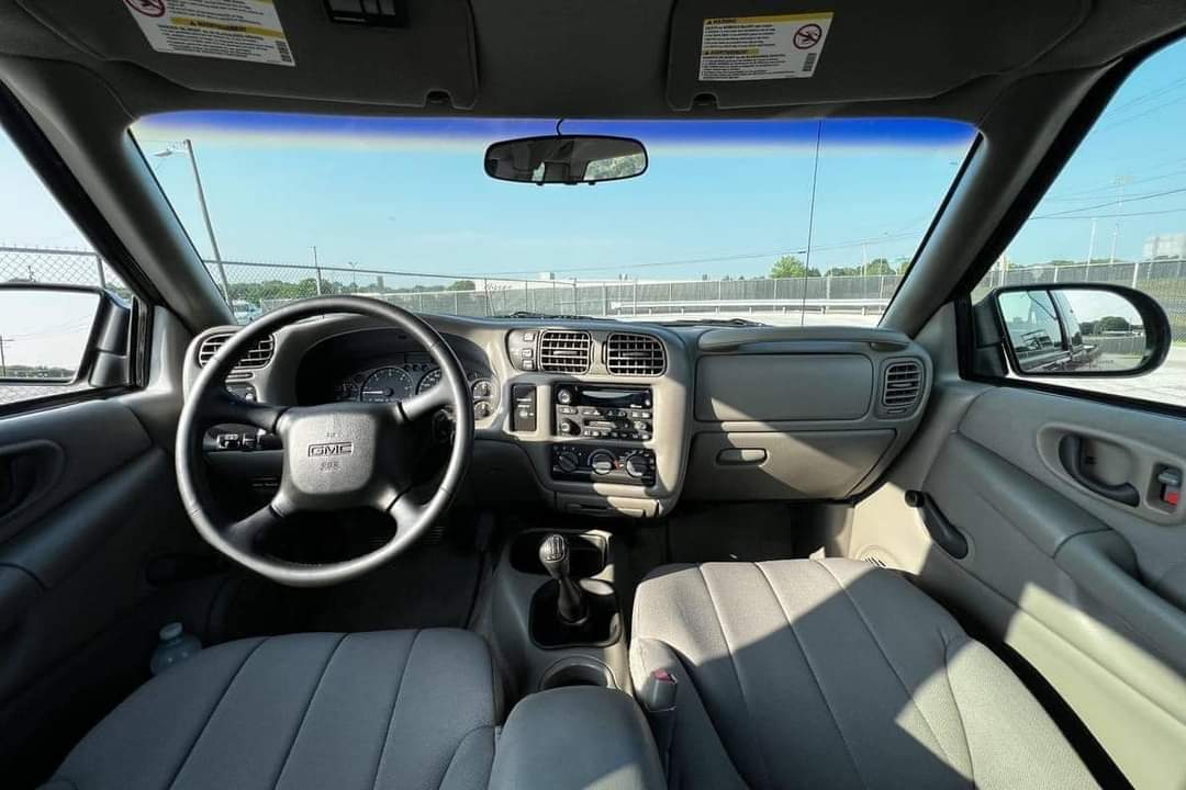 GMC Sonoma  SLS 4x4  190hp 4 speed 2003