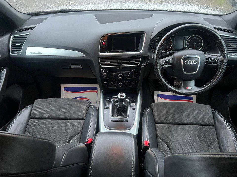 Audi Q5 2.0 TDI DPF quattro Manual, 2011 6-speed