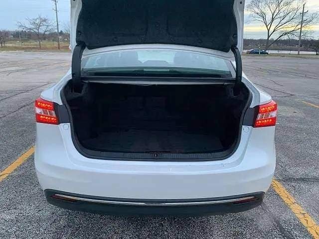 Toyota Avalon XLE  Premium Hybrid LHD 2014