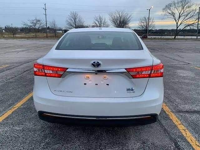 Toyota Avalon XLE  Premium Hybrid LHD 2014