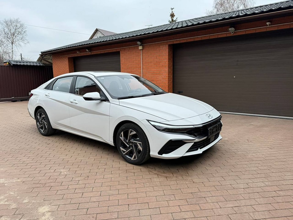 Hyundai Elentra 1.6L Hybrid EV 2023