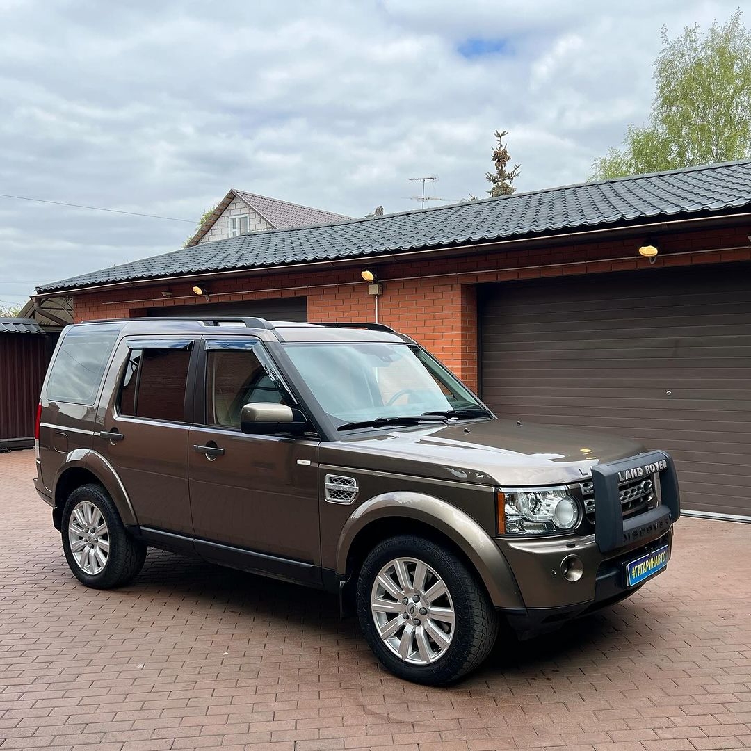  Land Rover Discovery 4.4-liter V8 2013