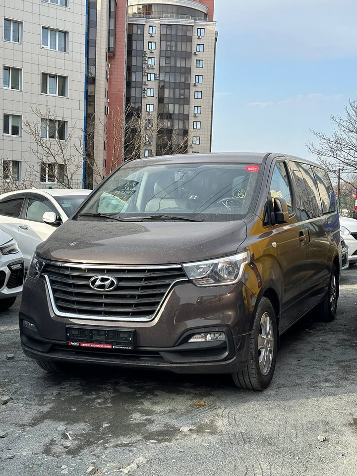 Hyundai starex   2.5l, diesel Drive: 2WD 2020