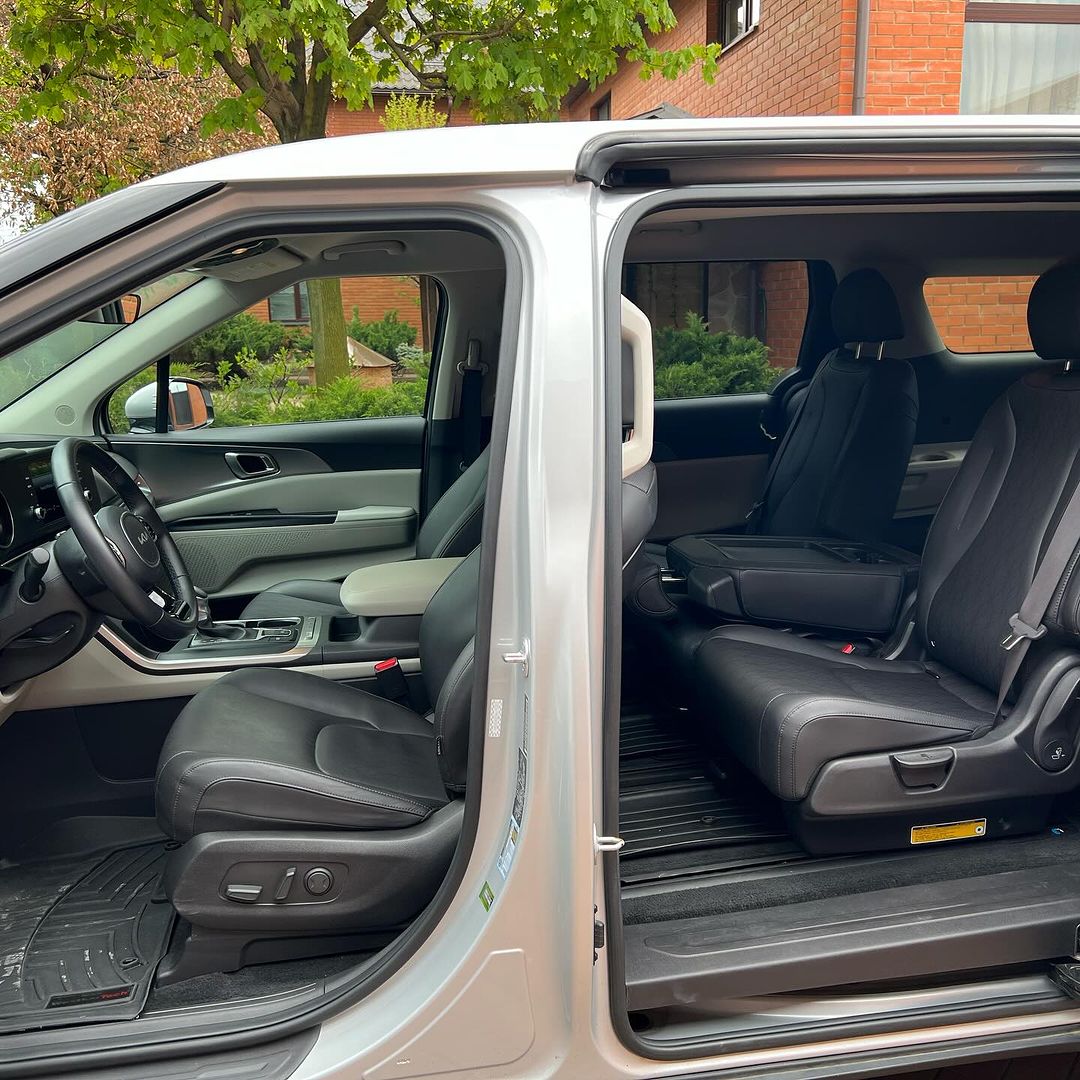 Kla carnival 3.5 engine 7 seats hybrid 2022