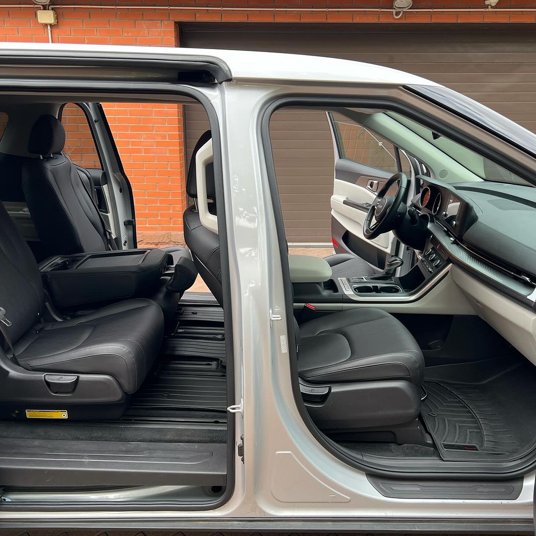 Kla carnival 3.5 engine 7 seats hybrid 2022