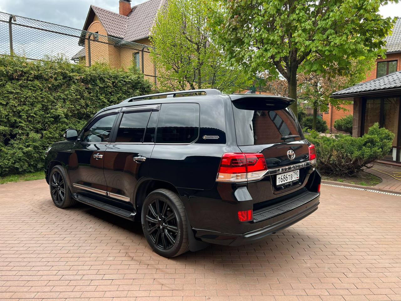 Toyota Land cruiser T200 4.5L  2018