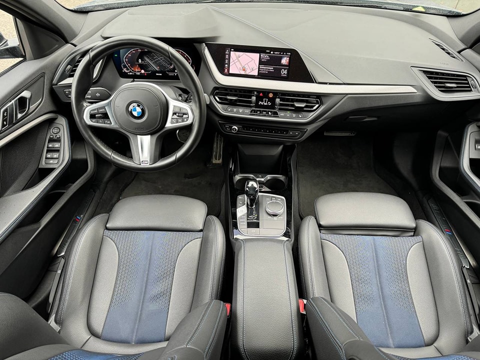 BMW 118i  1.5 AT petrol / 140 hp   Front-wheel drive  2020