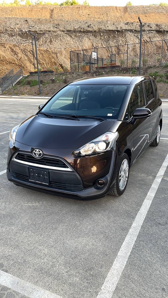 Toyota Sienta 1.5 G (7 seater)  2017;