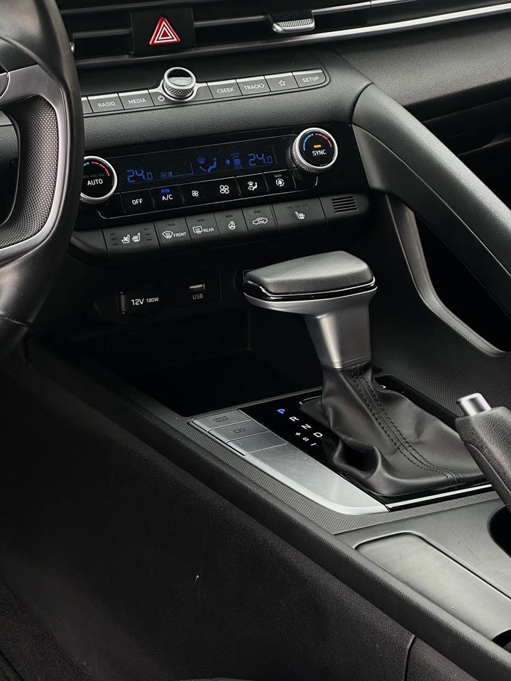 Hyundai Elantra 1.6l, petrol2WD 2021