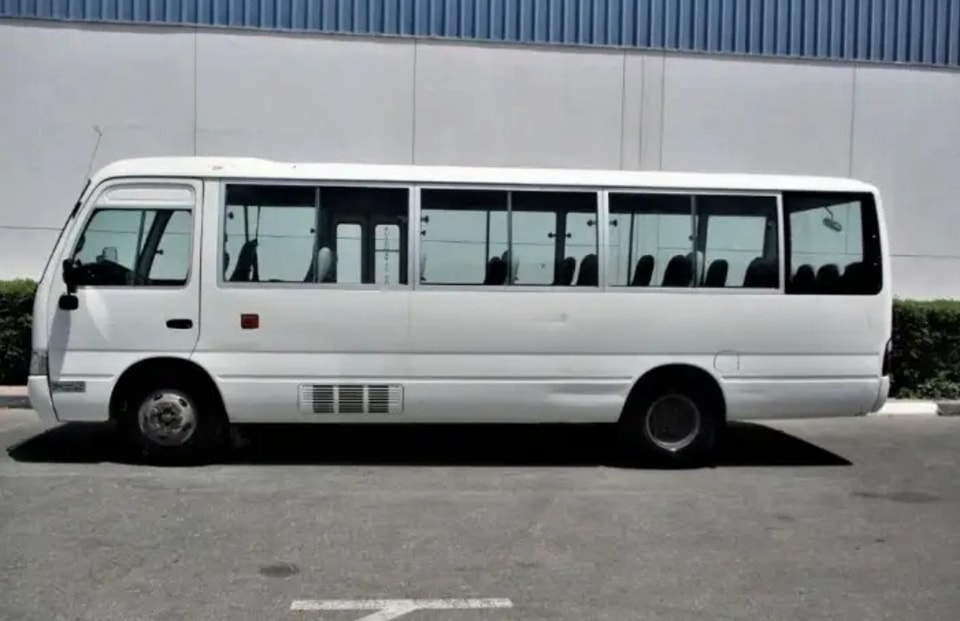 Toyota coaster 2.4-liter 115 hp Diesel 2011