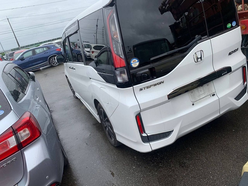 HONDA STEPWGN 1.5-liter L15Z SOHC i-VTEC 2016