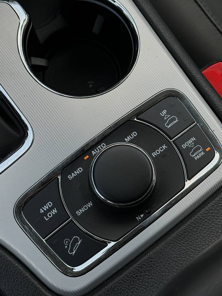 Jeep Grand Cherokee is a full-fledged SUV 2019