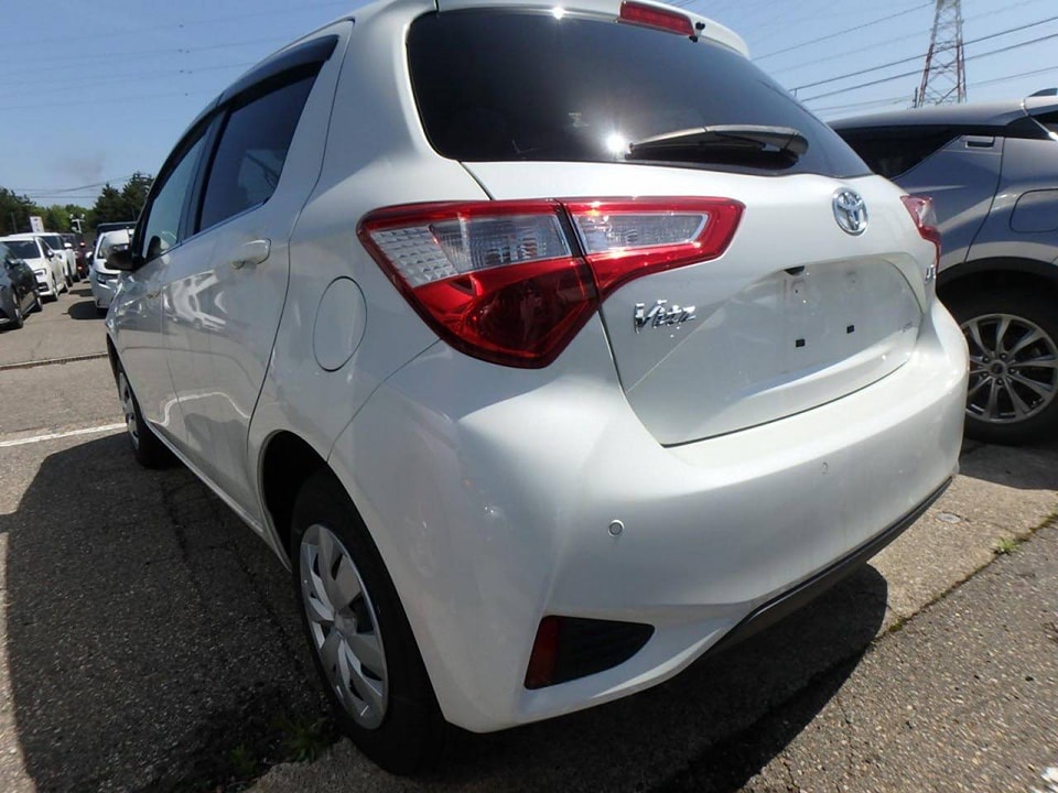 Toyota Vitz 1,3L Power: 95 hp  - Drive: 4WD    2019 