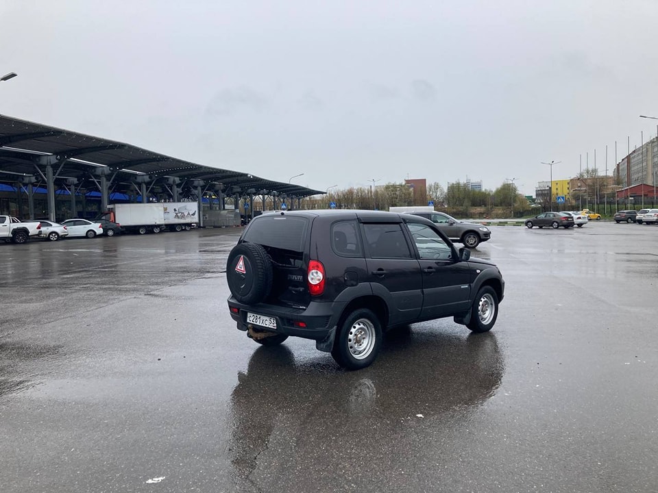 Small mini  car  Niva Chevrolet 2012 1.7 Petrol  MT 87 hp 