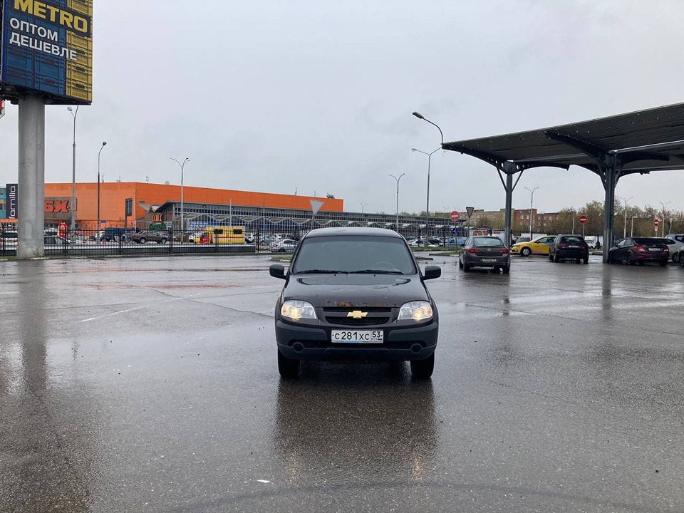 Small mini  car  Niva Chevrolet 2012 1.7 Petrol  MT 87 hp 