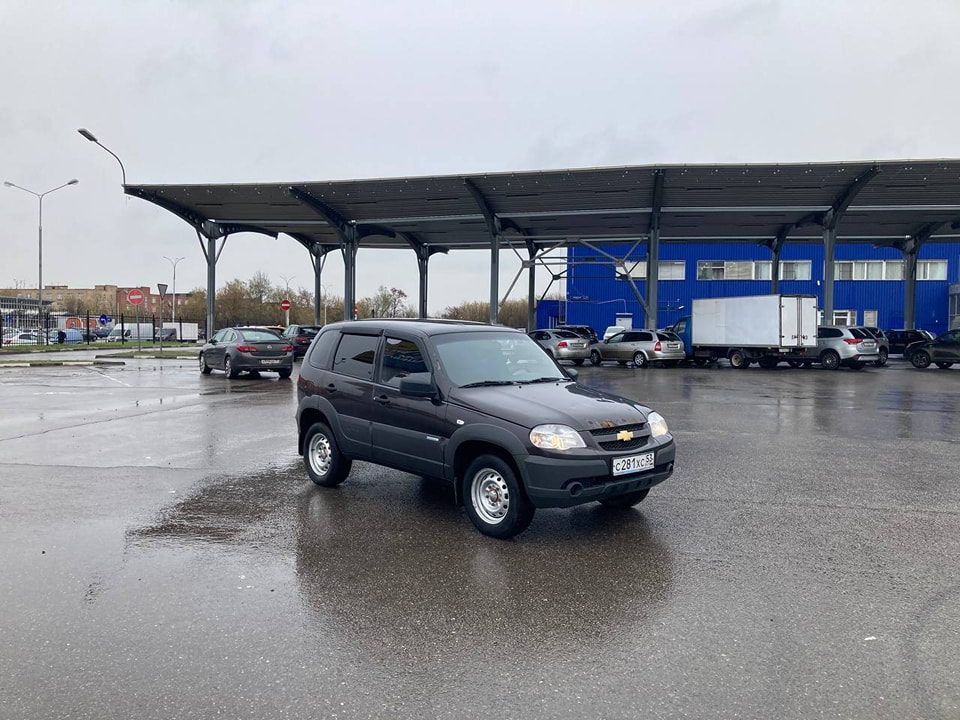 Small mini  car  Niva Chevrolet 2012 1.7 Petrol  MT 87 hp 